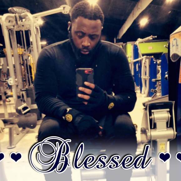 Profile Picture of Michael Dennis (@da1mixx) on Poshmark