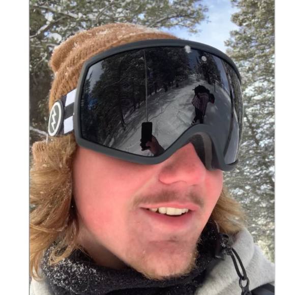 Profile Picture of Will Kearl (@willkearl) on Poshmark