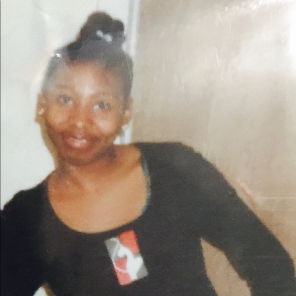 Profile Picture of Robin Chandler (@robin_chandler) on Poshmark