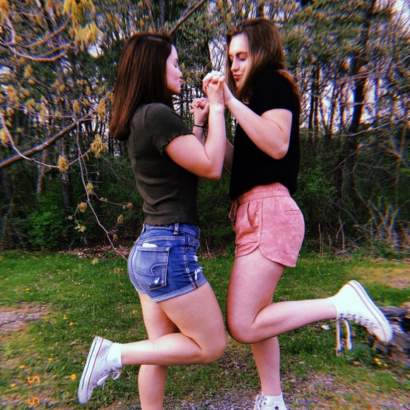 Profile Picture of Rachel Pozzi (@rpozzi03) on Poshmark