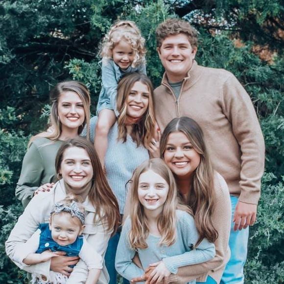 Profile Picture of Shelli Pryor (@shellipryor) on Poshmark