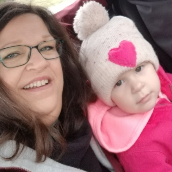 Deedee Thornton - Poshmark Profile Picture of Deedee Thornton (@dat0342) on Poshmark