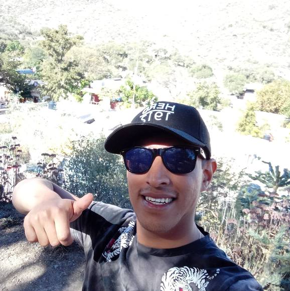 Profile Picture of Hugo Robledo (@hugorobledo) on Poshmark