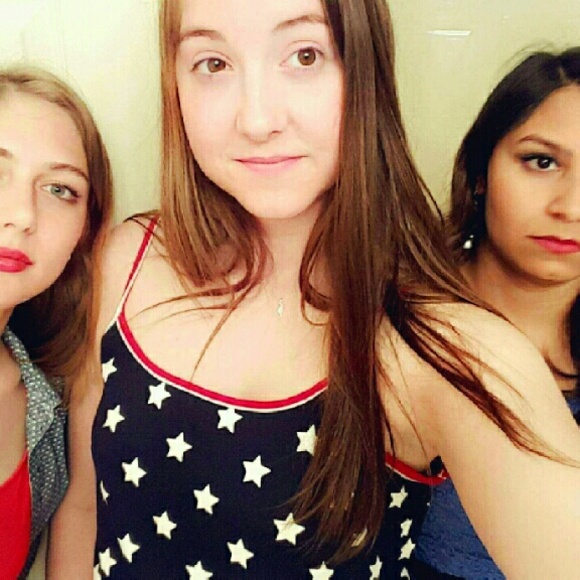 Sarah Haltom - Poshmark Profile Picture of Sarah Haltom (@s_haltom) on Poshmark