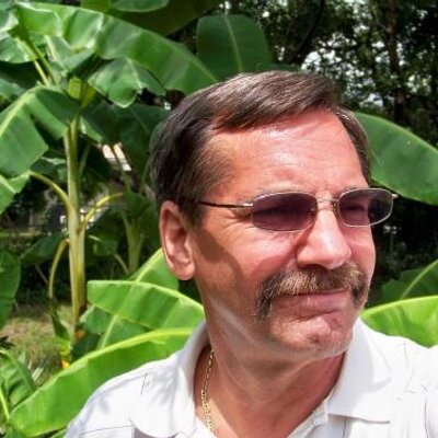 Profile Picture of William Boyer (@BackPorchArt) on Twitter