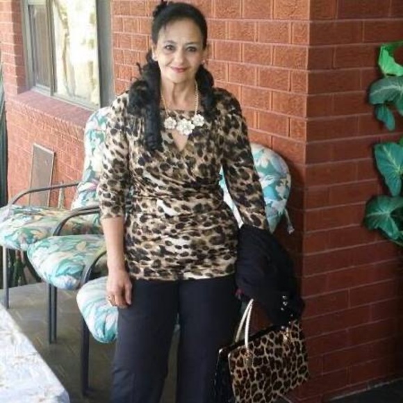 Profile Picture of Sanaa Andrawis (@sanaaandrawis) on Poshmark