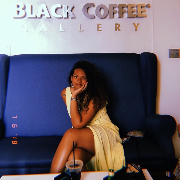 Profile Picture of Maya Woods (@mayawoods48) on Poshmark