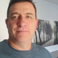 Profile Picture of Mark Earnshaw (@MarkEarnshaw11) on Twitter