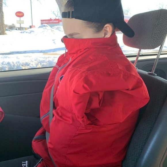 Profile Picture of Brie Teuber (@brie_teuber) on Poshmark