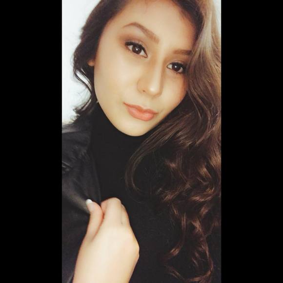 Profile Picture of Paola Paola (@cordova_95) on Poshmark