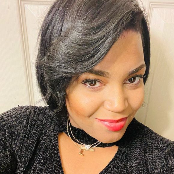 Profile Picture of Lydia Blanks (@blanks1359) on Poshmark