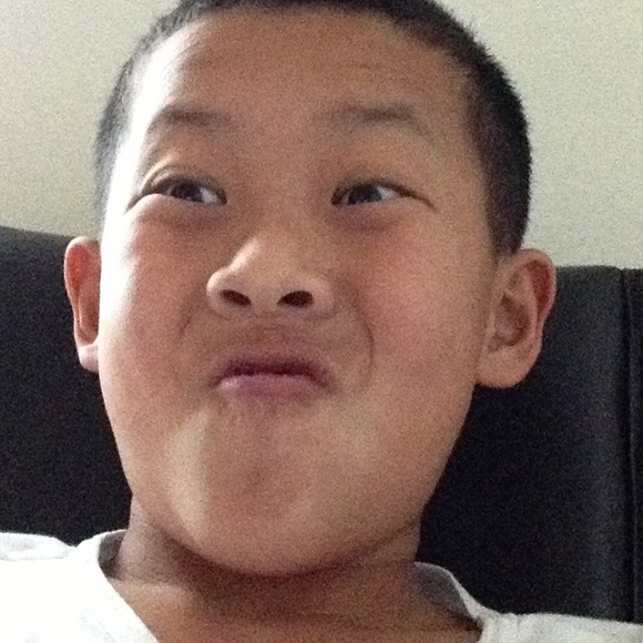 Profile Picture of Joe Zhou (@bommy) on Poshmark