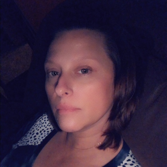 Profile Picture of Robin Sipes (@rls891) on Poshmark