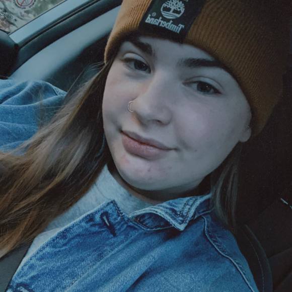 Profile Picture of Jillian Mccarthy (@jilllianmcarthy) on Poshmark