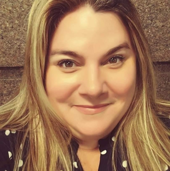 Profile Picture of Amy Samples (@samps33) on Poshmark