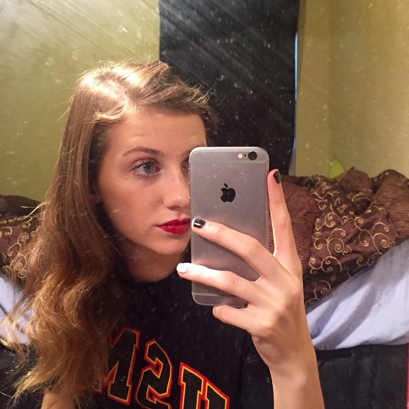 Profile Picture of Amanda Byal (@amandabyal) on Poshmark