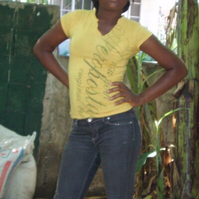 Profile Picture of Chantal Mitchell (@katey19chantal) on Twitter