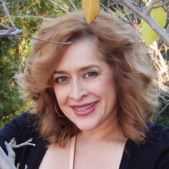 Profile Picture of Isabel Murillo (@guzmanisabel8) on Poshmark