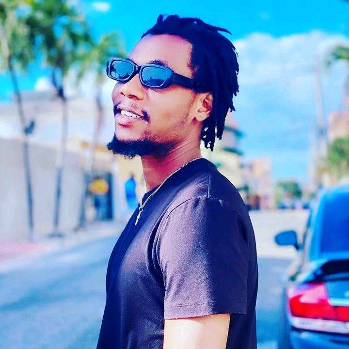 Profile Picture of Michael Descolines (@michaeldescolines) on Tiktok