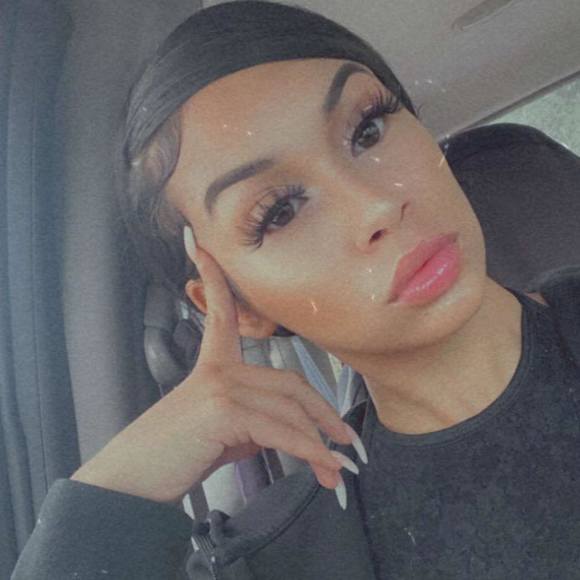 Profile Picture of Samantha Manresa (@samanthamanresa) on Poshmark