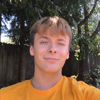 Profile Picture of Carson (@catsnamedAlice) on Twitter