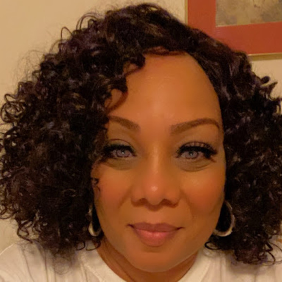 Profile Picture of Tina Holmes (@firstlady51296) on Poshmark