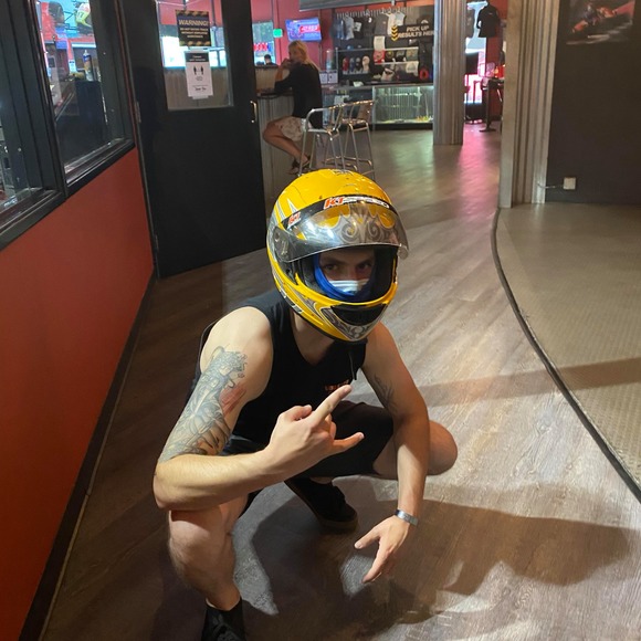 Profile Picture of Robert Mandarino (@rjmandar) on Poshmark