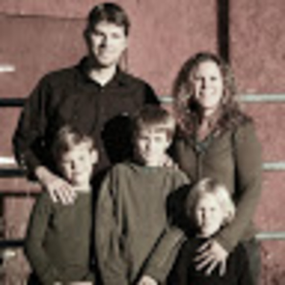 Profile Picture of Sarah Dolge (@dolgehut) on Poshmark