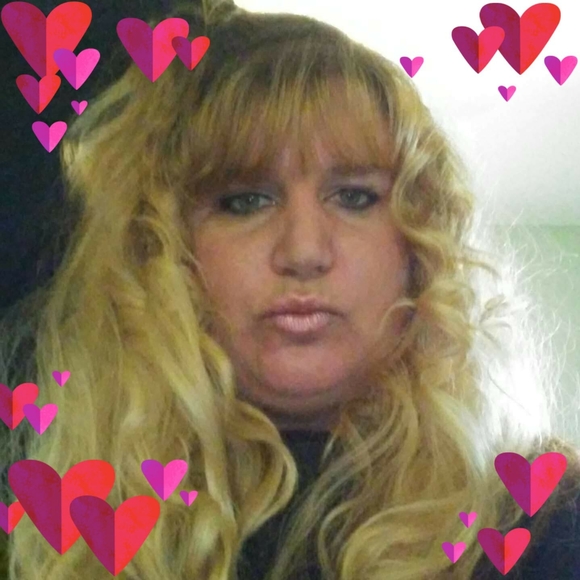 Profile Picture of Carleen Bird (@carleenbird) on Poshmark