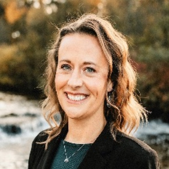 Profile Picture of Megan Marolf (@meganmarolf) on Poshmark