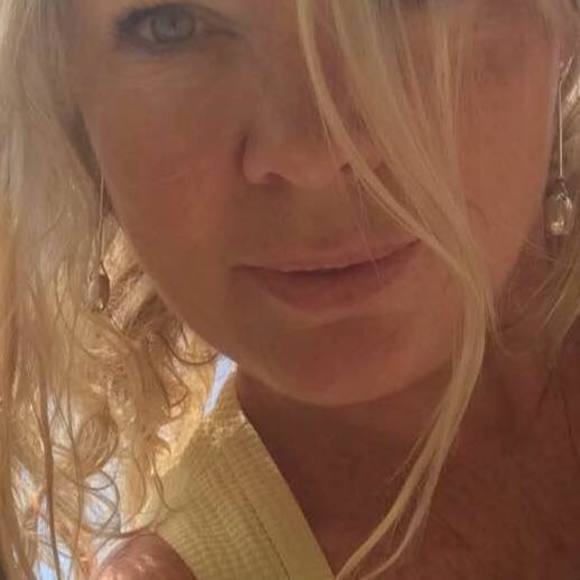 Profile Picture of Sherrie Milsom (@sherriemilsom) on Poshmark