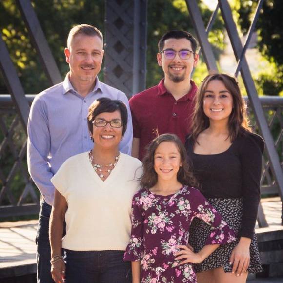 Profile Picture of Lisa Keuneke (@lkeuneke) on Poshmark