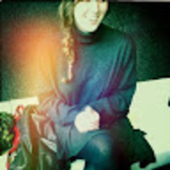 Profile Picture of Ariana Breall (@abreall) on Poshmark
