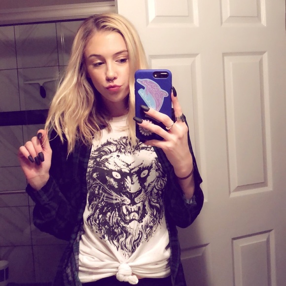 Profile Picture of Kaylee Leogrande (@kayleeleogrande) on Poshmark