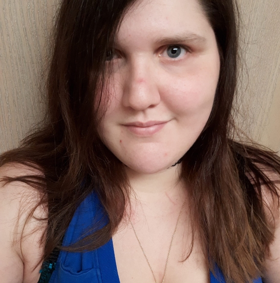 Profile Picture of Karlie Arnold (@wowgirl66) on Poshmark