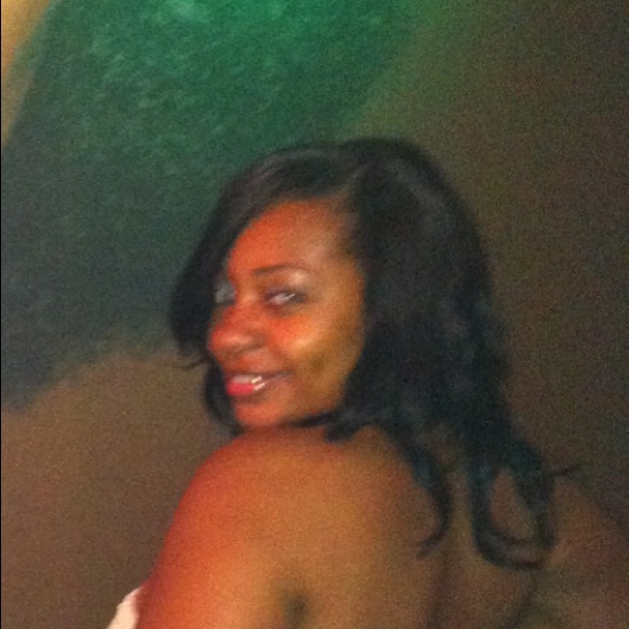 Profile Picture of Loreen Holmes (@loreen78) on Poshmark