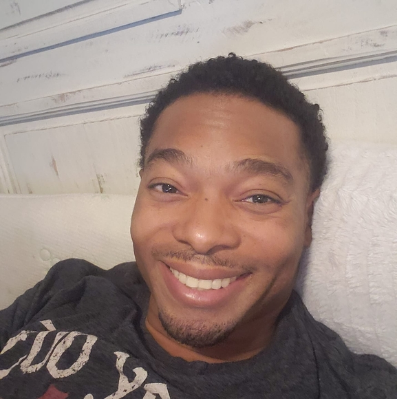 Profile Picture of Christopher Horton (@phoenixx12) on Poshmark