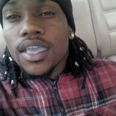 Profile Picture of BL/\CK B/\ST/\RD (@@_Dee_Russ) on Twitter