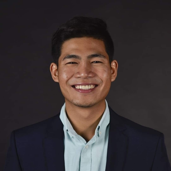 Profile Picture of Myo Win (@myowind) on Poshmark