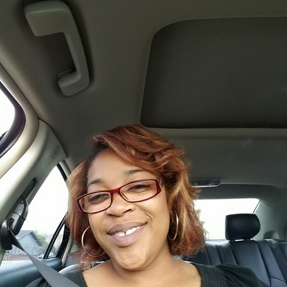 Profile Picture of Kenisha Calhoun (@justusthree) on Poshmark