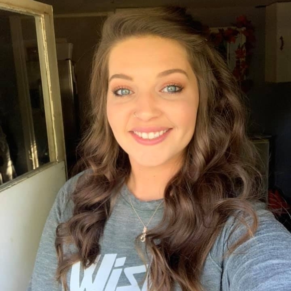 Profile Picture of Heather Hobbs (@heatherhobbs) on Poshmark