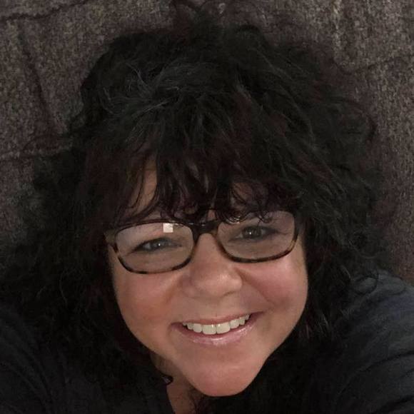 Profile Picture of Johnna Checchi (@johnnachecchi) on Poshmark