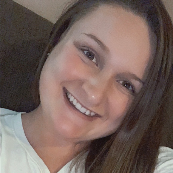 Profile Picture of Kaley Emfinger (@kaleyemfinger) on Poshmark
