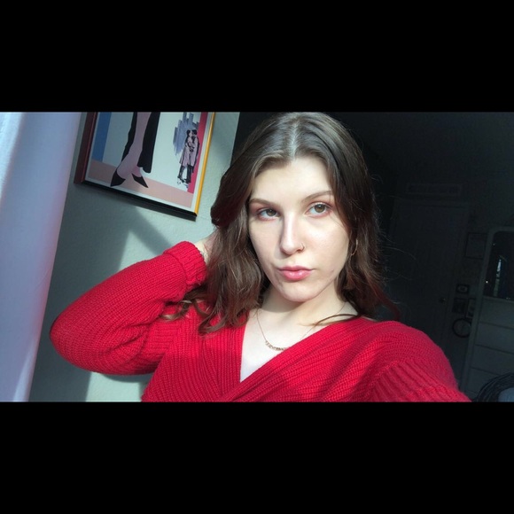 Profile Picture of Gisele Soetebeer (@giselebeer) on Poshmark