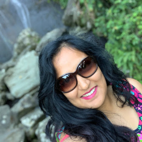 Profile Picture of Saima Mirza (@saimamirza100) on Poshmark