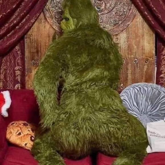 Profile Picture of Tongela Bell (@teeteebell) on Poshmark