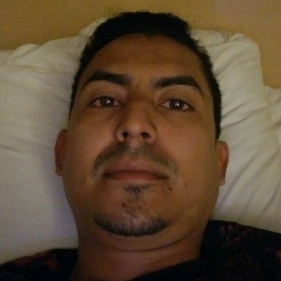 Profile Picture of Daniel Zambrana (@daniel_zambrana) on Poshmark