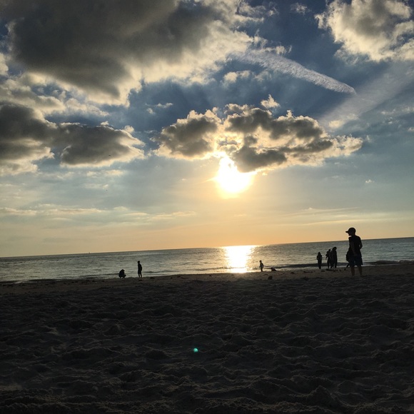 Profile Picture of Alyssa Capestany (@alyssanicole516) on Poshmark