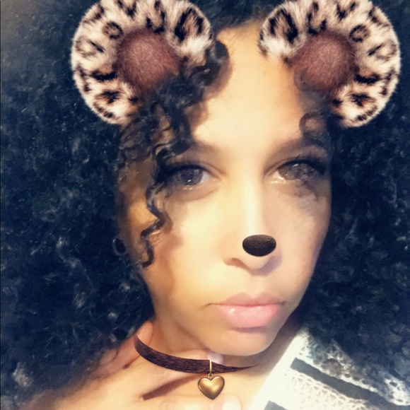 Profile Picture of Hilda Neysmith (@mrsneysmith) on Poshmark