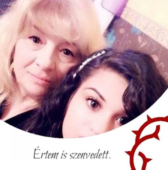 Profile Picture of Katalin Molnar (@katalinmolnar) on Poshmark